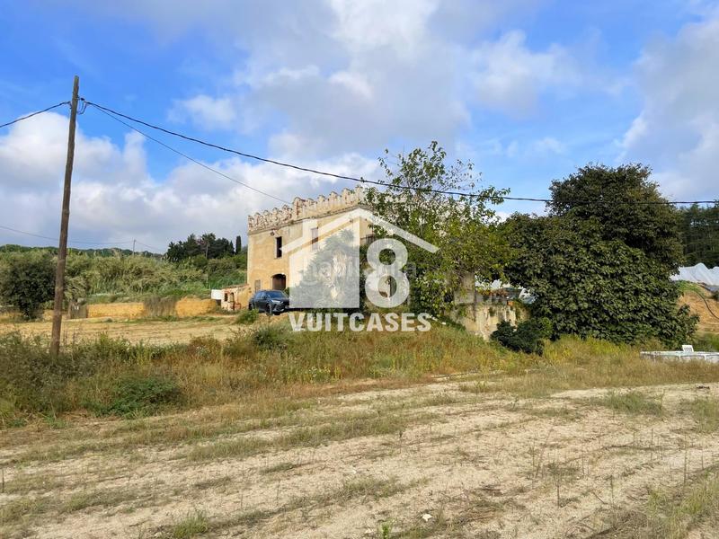 Foto cc6c3c9f-ef38-48da-9af3-077b39a65643. Bauernhof mit parking in Canet de Mar