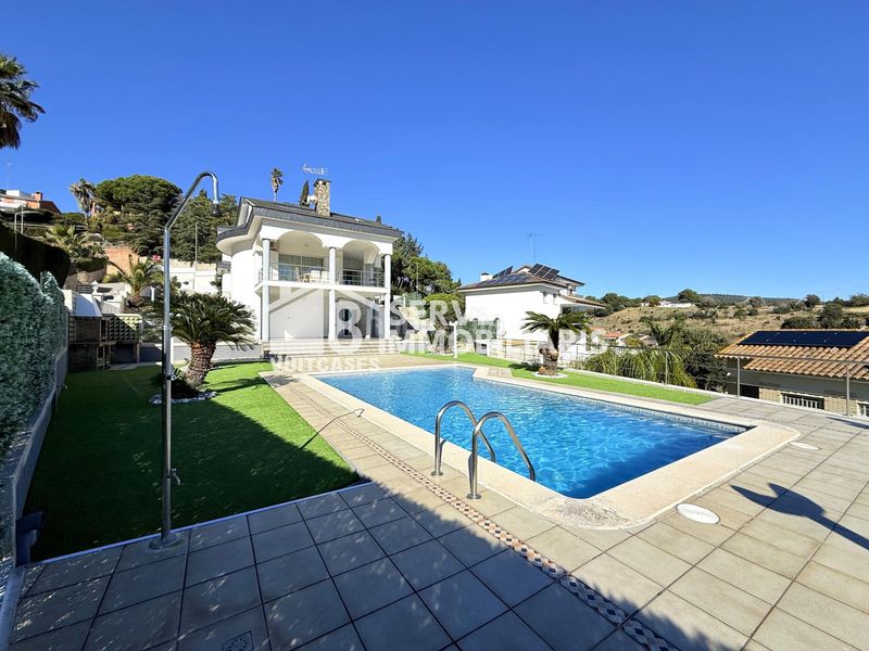 Foto e80af378-13b4-4641-8d21-9a1261a880c2. Casa amb calefacció aparcament a Urbanitzacions Arenys de Mar