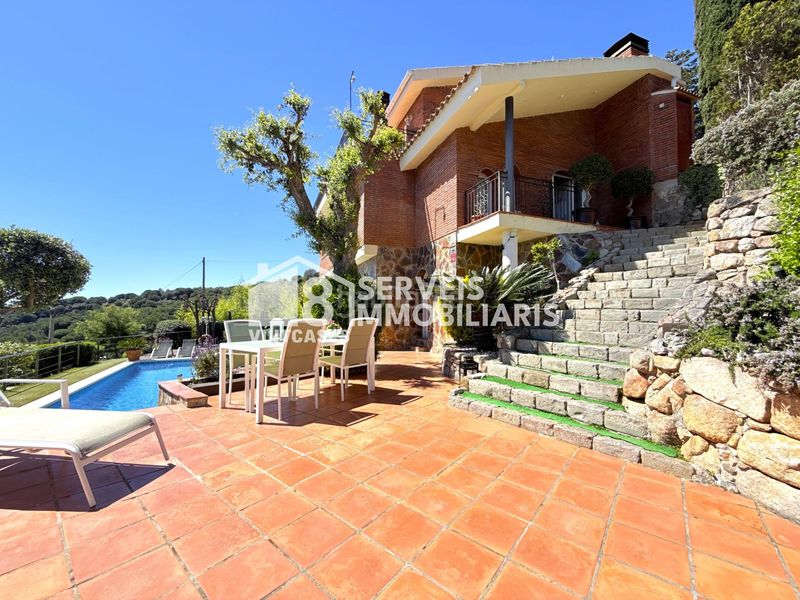 Foto 801e35fd-83d3-49d5-af4a-291108f8e07e. Casa amb calefacció aparcament piscina a Alella