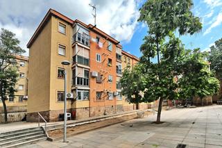 Appartement à Trinitat Nova. Piso exterior cerca del metro trinitat nova