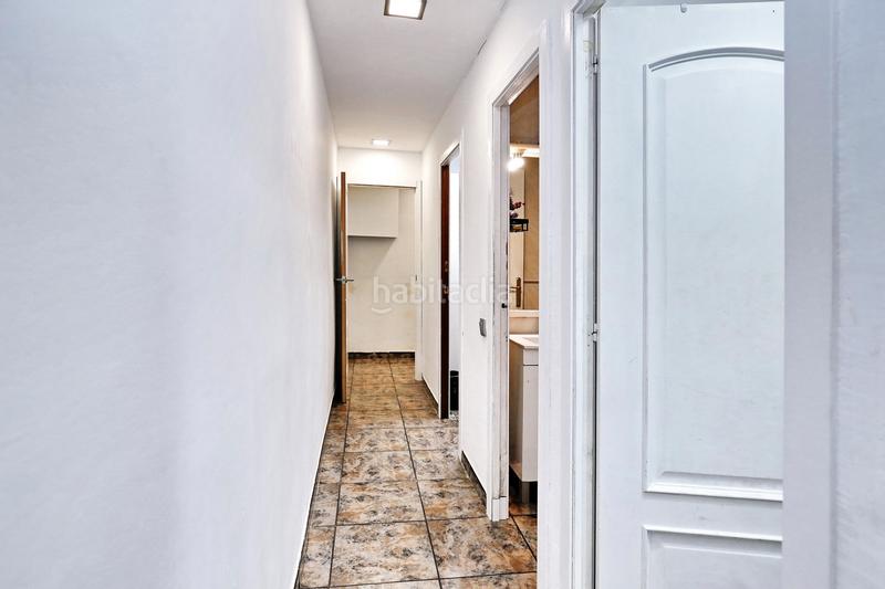 Foto 0a096fba-079f-411e-b8e3-e7d5353f79bf. Piso  exterior con patio, cerca del metro vía julia en Barcelona