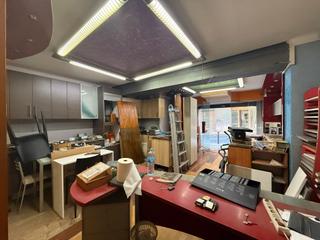 Appartamento in La Teixonera. Local comercial para reformar como vivienda