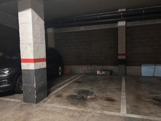 Aparcament cotxe a Verdum. Plaza de parking calle viladrosa