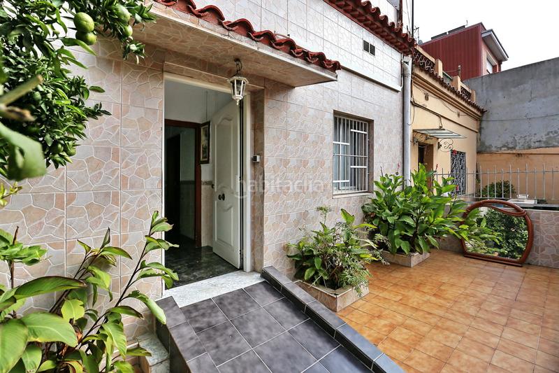 Foto 9925b523-6a7c-439c-ba20-683e2fec3bf9. Casa amb calefacció a Vallbona Barcelona