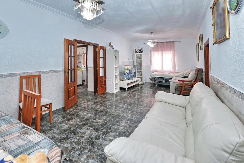 Foto b403ebbd-eac4-443a-b7bf-950e3132bc4d. Casa amb calefacció a Vallbona Barcelona