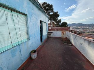 Casa a Carmel. Casa para reformar en horta-guinard�, barcelona