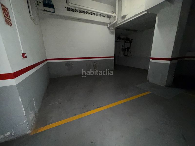 Foto 79bb733e-10f1-4fa1-b7ce-1a4e1d2a02ba. Aparcament cotxe a La Guineueta Barcelona