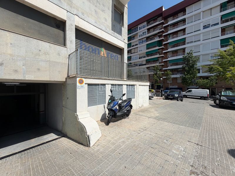 Foto 7e1be54b-28c0-4923-9dcf-e65b6ad0fd68. Aparcament cotxe a La Guineueta Barcelona
