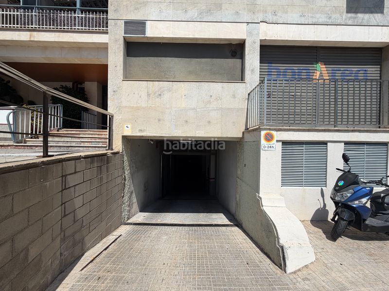 Foto 9d7fd54d-9e8d-40b4-bbeb-abbfff4f45fb. Aparcament cotxe a La Guineueta Barcelona