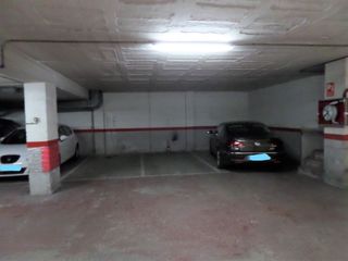 Location Parking voiture  Carrer canalejas. Plaza de parking coche