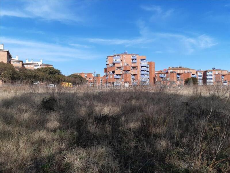 Foto d8bb8a19-2d36-4ef5-8ac0-7ee202b8a07d. Terreny residencial a gabriela mistral 1 a Mestral Reus
