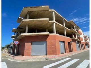 Building in Ponç de montoliu 18. Edificio en alquiler en puigdelfí