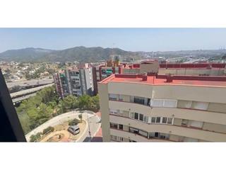 Pis  Pedraforca. Piso alto muy luminoso en ciudad meridiana