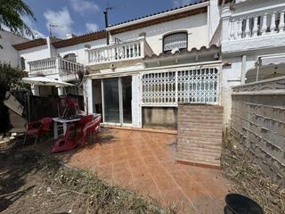 Casa bifamiliare  Paraguai. Casa pareada en venta en miami platja