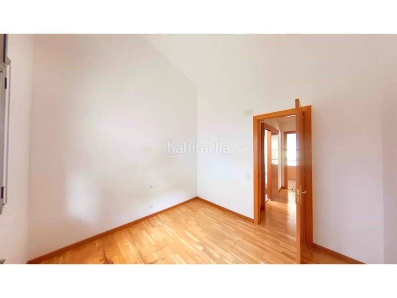 Foto f3b011b0-60c9-475d-bef5-d04600a34ec6. Chalet avec piscine dans Matadepera