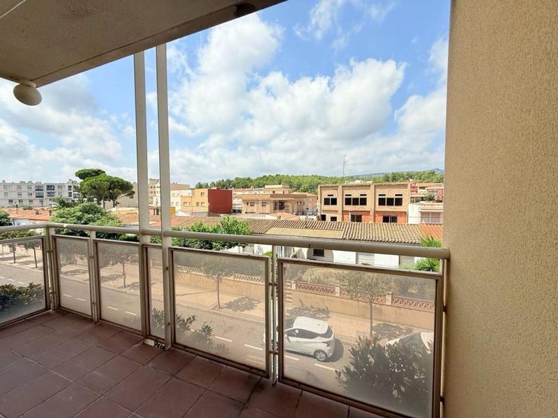 Foto 25268b5b-e7a1-45ad-a578-d365c40fa3ef. Appartamento con parcheggio in Poble Mont-roig del Camp