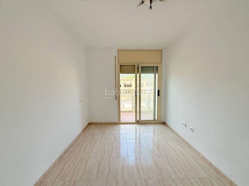 Foto f9baa009-80cd-4869-bc25-10446fd05d40. Pis amb aparcament a Poble Mont-roig del Camp