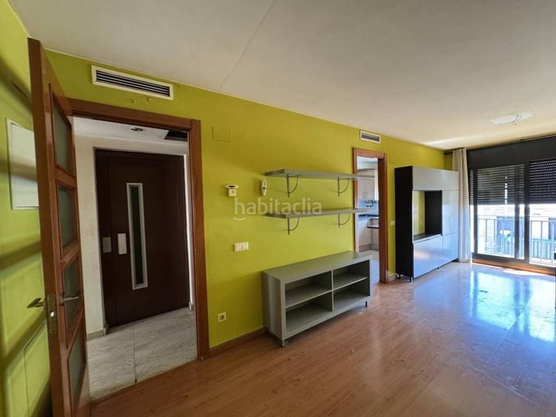 Foto ed08e99a-a239-42f0-8206-09775996d41b. Etagenwohnung mit parking in Casc Antic Ripollet