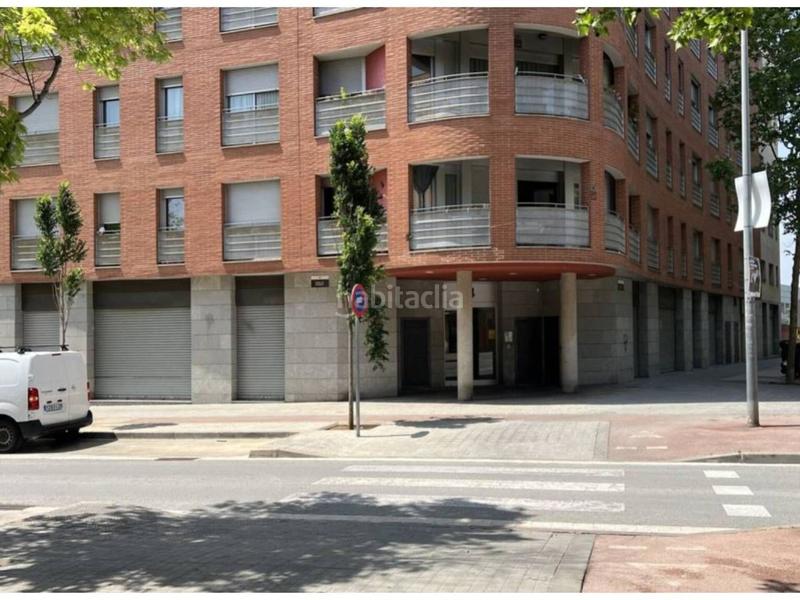 Foto b8847489-5371-4e1b-a5d1-ca25198abaab. Local comercial en calle de nàpols 22 en Parc Central Barberà del Vallès