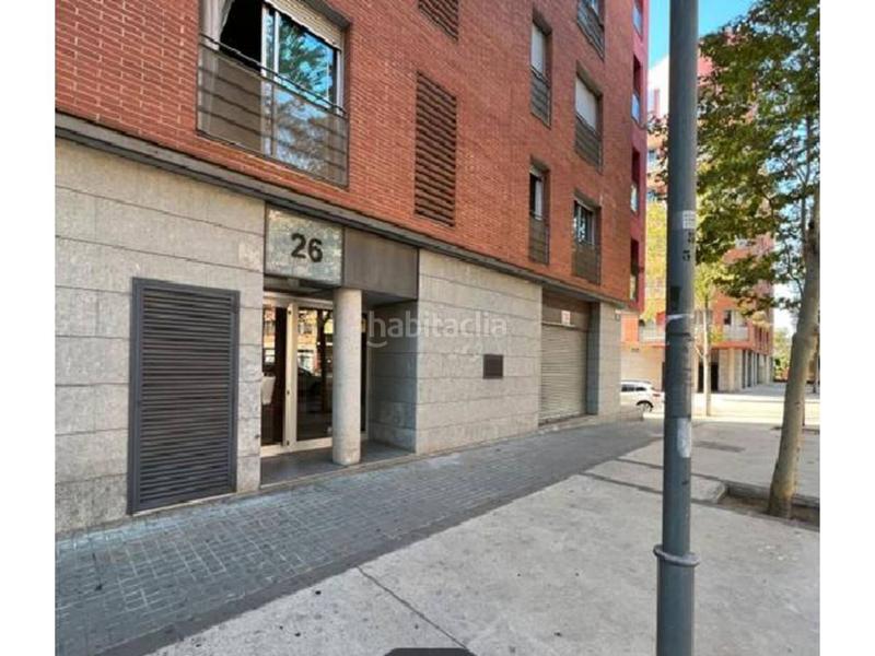 Foto dff4cdcd-d948-43c6-9203-7cc66d177122. Local commercial dans calle de nàpols 22 dans Parc Central Barberà del Vallès