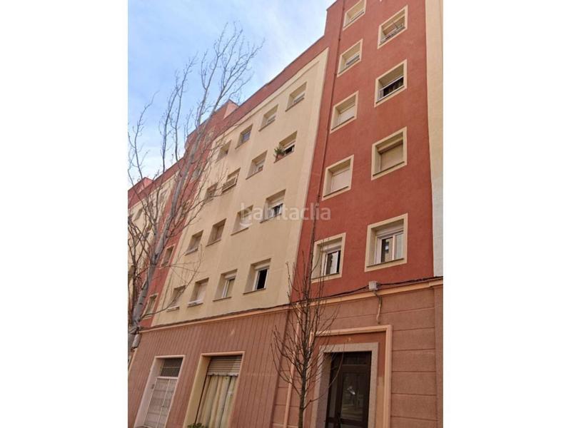 Foto e02f57fc-b9a5-440d-82a3-01b0606878c9. Local comercial a Turó de la Peira Barcelona