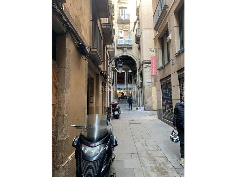 Foto deca4b26-9ce9-4def-bcb4-e9a551ebc219. Business premise in calle de les cabres 10 in Raval Barcelona