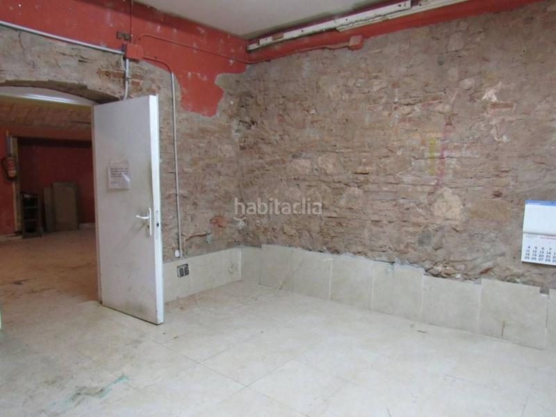 Foto 67ebe794-d546-4b56-b4f4-e64541666506. Local comercial a calle de les cabres 10 a Raval Barcelona