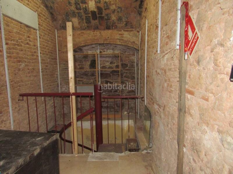 Foto fe5ebbb5-4b25-43fd-b164-a5ecb50f9e01. Local comercial a calle de les cabres 10 a Raval Barcelona