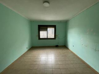 Pis  Carrer sant ernest. Oportunidad de compra vivienda en primera planta en santa coloma