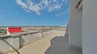 Etagenwohnung in Centre. Piso con terraza y parking en el vendrell