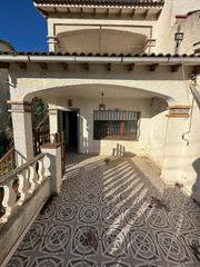 Maison jumelée à Albinyana. Casa en la papiola  albinyana