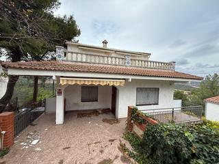 Casa en Bisbal del Peneds (La). Casa en urb. can gordei  la bisbal del peneds