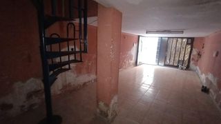 Casa adossada a Valls. Casa adosada a reformar en valls