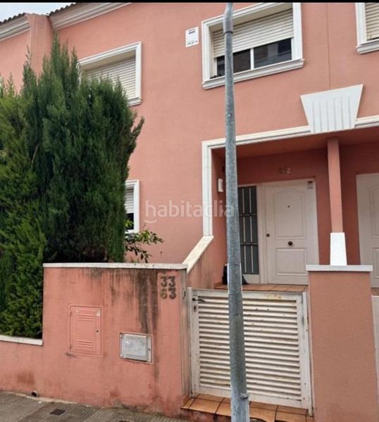 Foto e822e0d4-74b2-4964-921a-fa5e22a765f3. Casa aparellada amb aparcament piscina a El Tancat-Mas d´en Gual Vendrell (El)