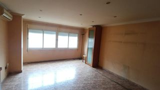 Etagenwohnung in Ponent. Piso céntrico en reus