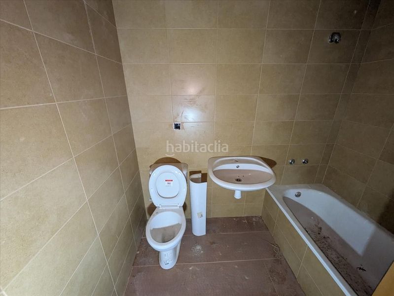 Foto 02c0a931-523e-43d6-96bf-8390198ba14c. Edificio en Deltebre