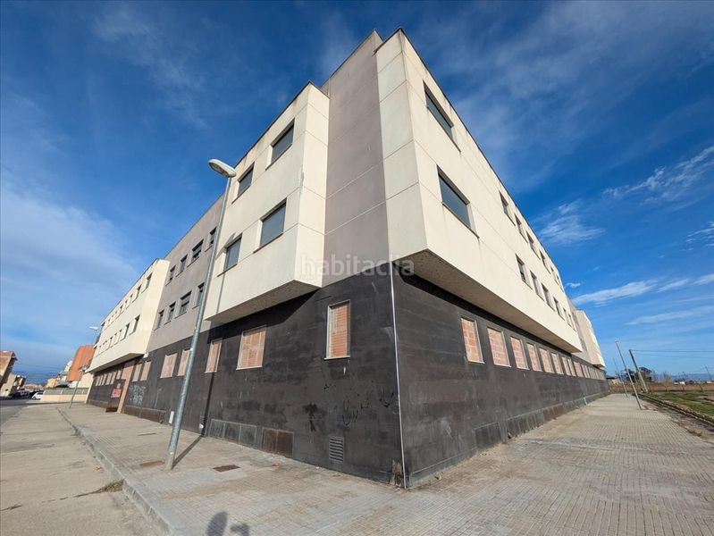 Foto be1fad27-d6b5-4a70-a8aa-a201dbd1fdf3. Edificio en Deltebre