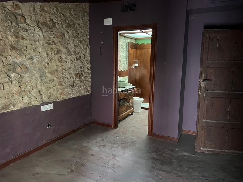 Foto 77c9d5f7-d27b-46a6-89a1-fb0a06078fa5. Edificio en Creixell