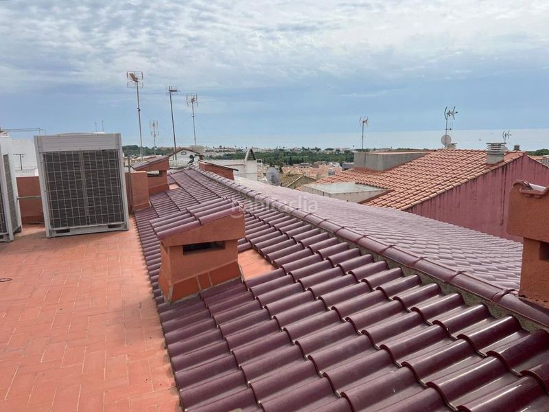 Foto ac6106fc-737e-4ce5-bcac-a741c2d22d94. Edificio en Creixell