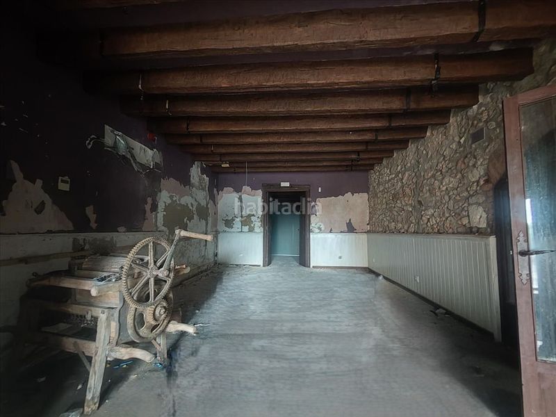 Foto d267c27c-a410-469a-819c-2532324cb38a. Edificio en Creixell