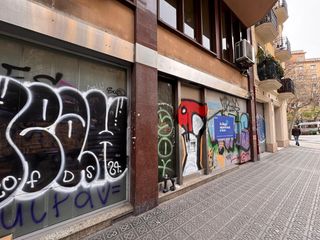 Business premise in Carrer carrer aragó 52