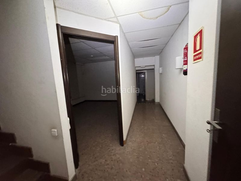 Foto 186560c0-e804-425e-9362-4a6512c51411. Local comercial a plaça dalt 7 a Móra d´Ebre