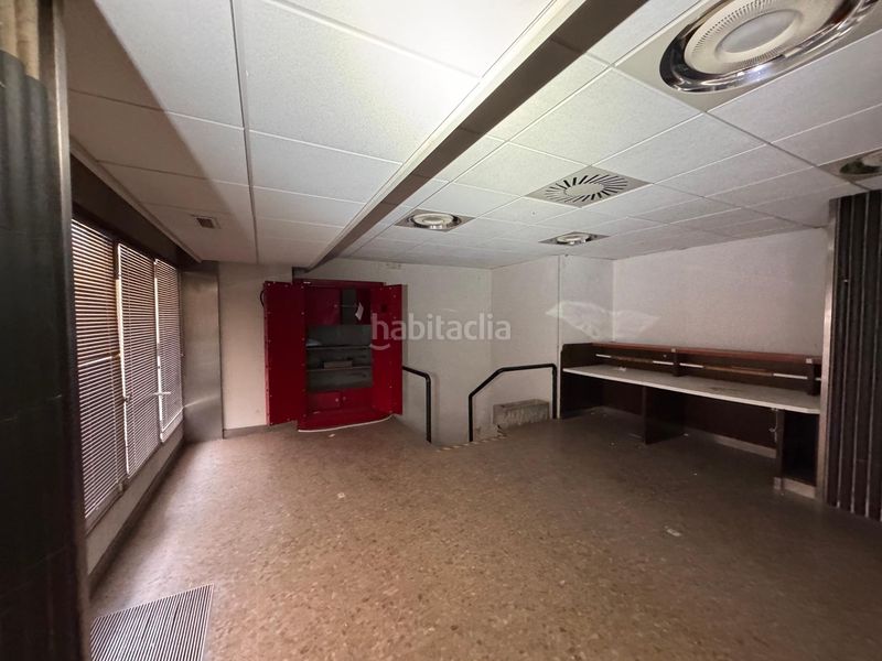 Foto a4b15756-c89e-4832-aaba-dc27a9e6ce9a. Local comercial a plaça dalt 7 a Móra d´Ebre