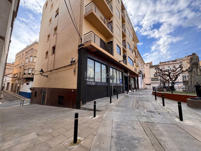 Foto caff1a85-6a81-4f06-afac-71d4124d459c. Local comercial a plaça dalt 7 a Móra d´Ebre