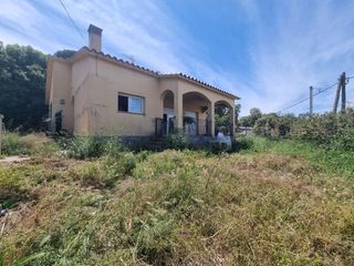 Chalet in Mas Mora-Sant Daniel. Casa independiente con piscina!