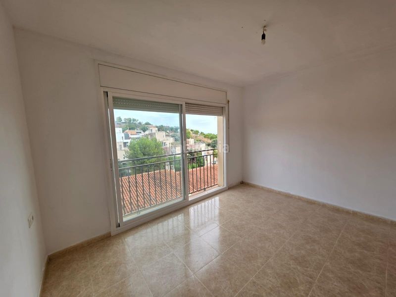 Foto 88d5965a-26fb-42d8-9849-18c31079aa93. Casa adossada a Roda de Barà