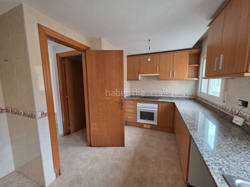 Foto cde7e8e7-e5c2-4db0-8e98-7cc25f5b0e8c. Casa adossada a Roda de Barà