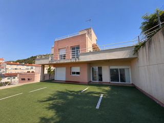 Chalet  Ramon casas. Casa independiente a reformar con vistas al mar