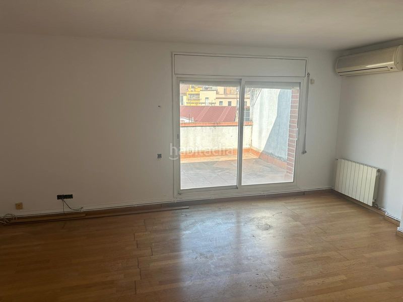 Foto b68cb2d4-da17-4539-bd04-bb56810081aa. Àtic a Centre Mollet del Vallès