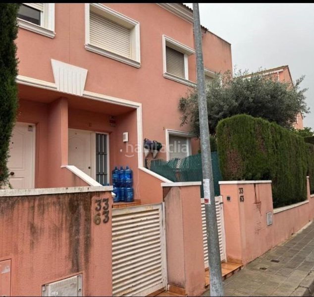 Foto f8b7a5cb-9fb7-424d-97a8-f15de065b6e8. Casa adossada amb aparcament piscina a El Tancat-Mas d´en Gual Vendrell (El)